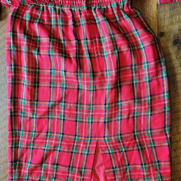80’s Red Plaid Blazer and Skirt Suit Set by David Warren - Picture 4 of 4